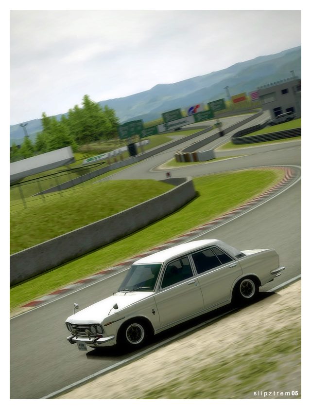 Nissan Bluebird @ Motorland 10