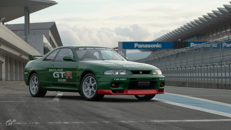 Nissan Skyline R33 - Fuji Pitlane.jpg