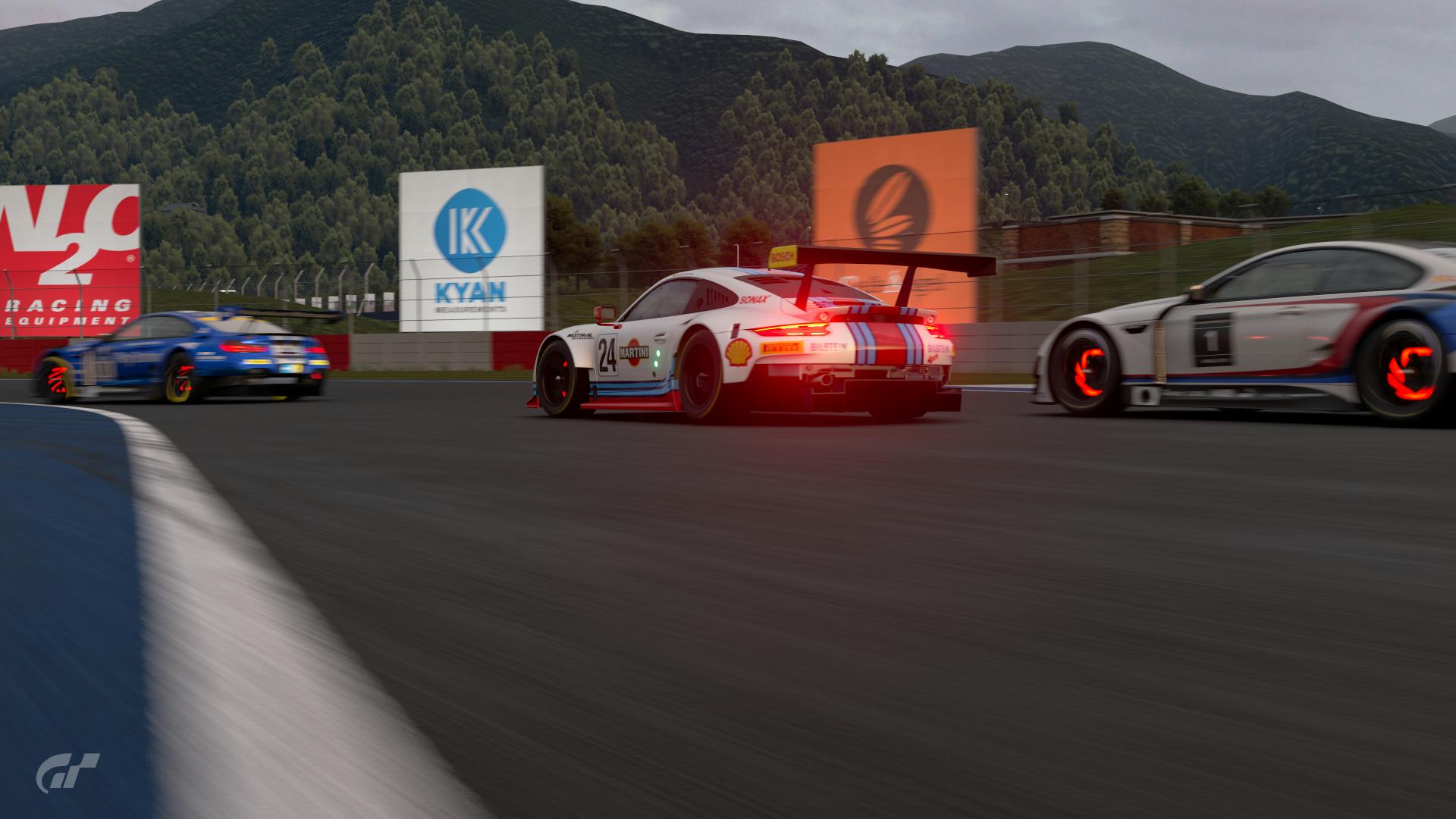 Overtaking the Bimmer for second place at Kyoto