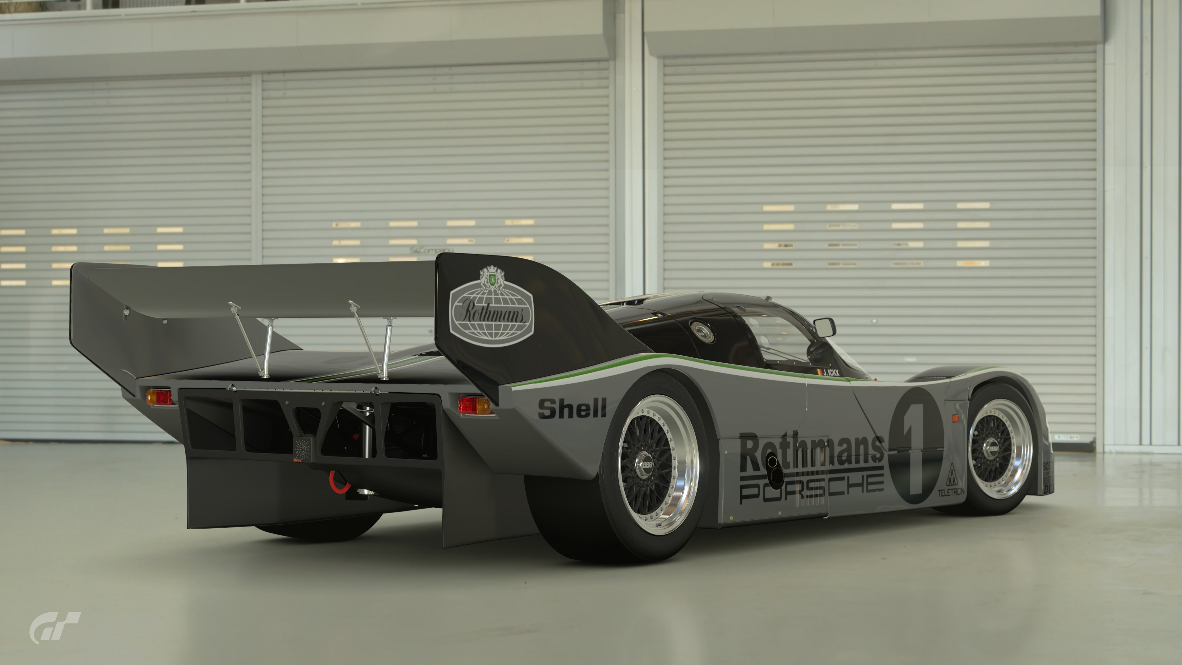 Porsche 962-004_Colour Crimes LEC_rear.jpg