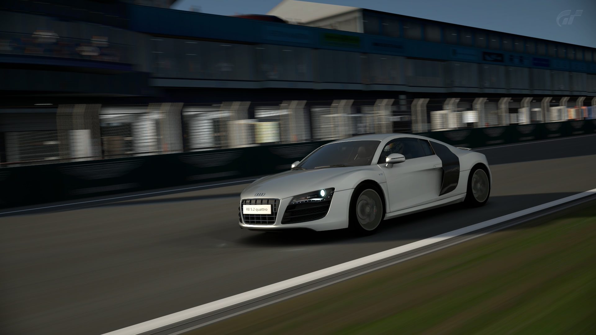 R8 (3)