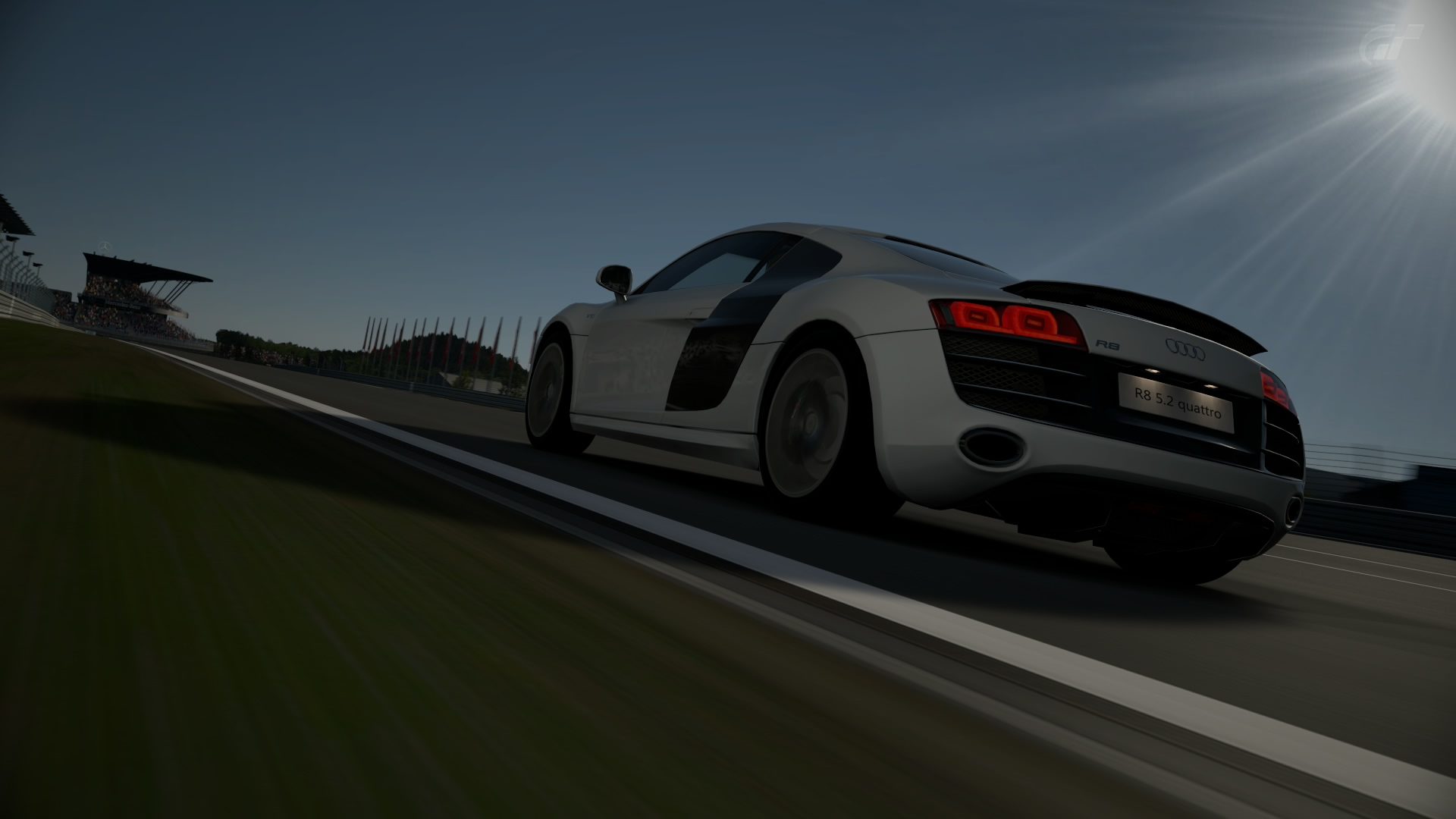 R8 (4)