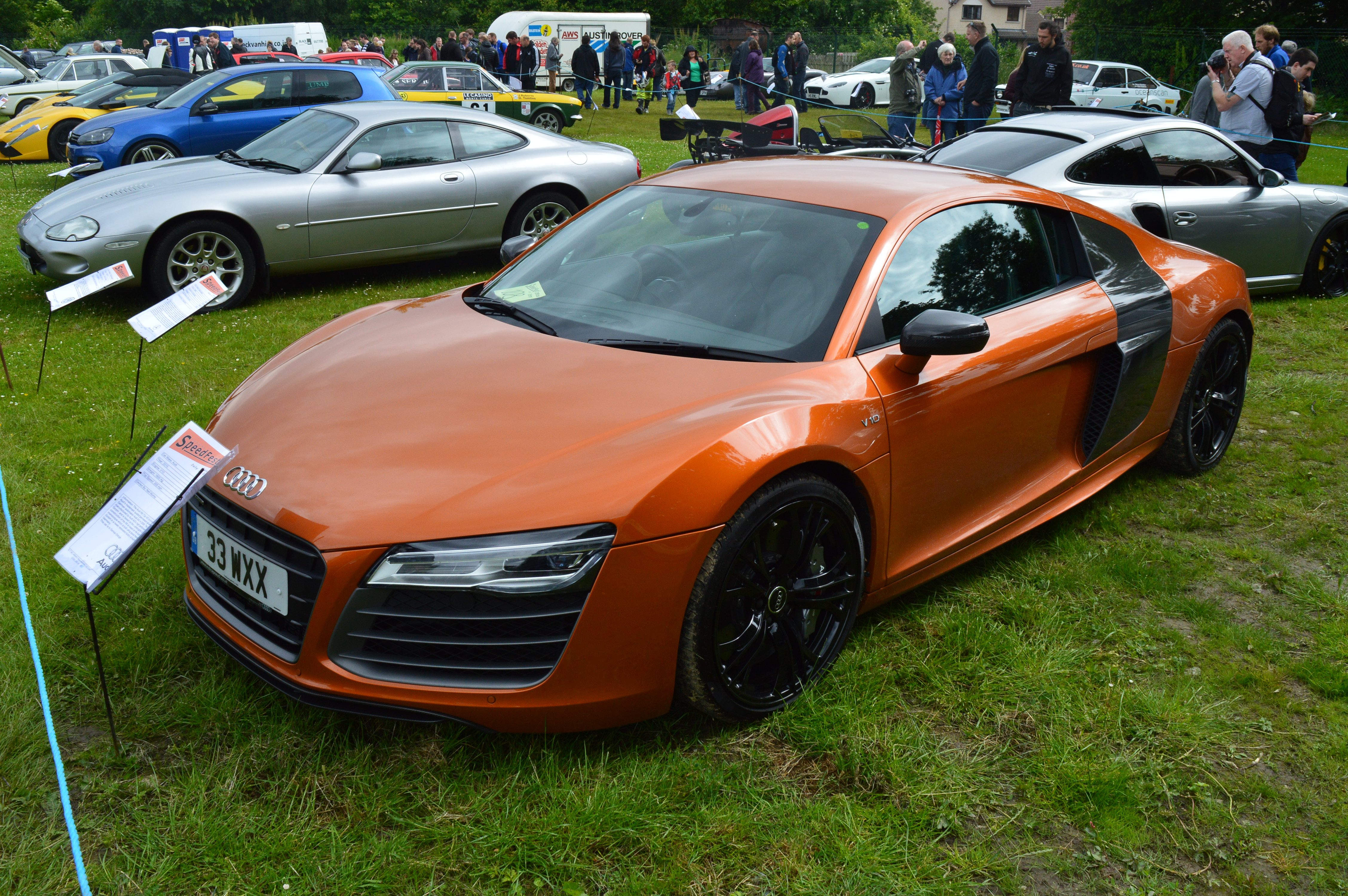 R8 V10 Plus