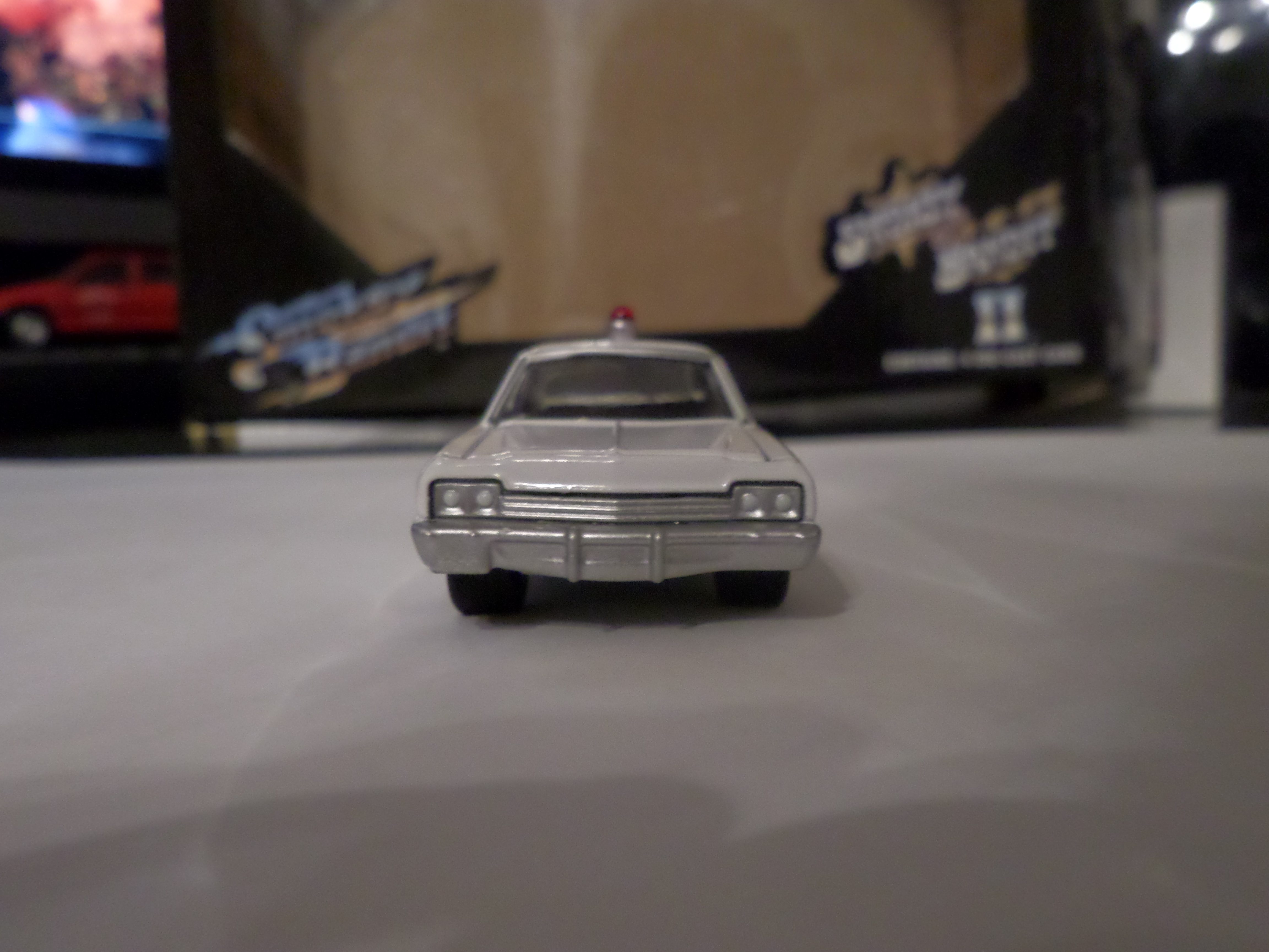 Smokey and a lot of Bandits: Greenlight Models' Smokey & The Bandit 4-car set - 1974 Dodge Monaco police car 3