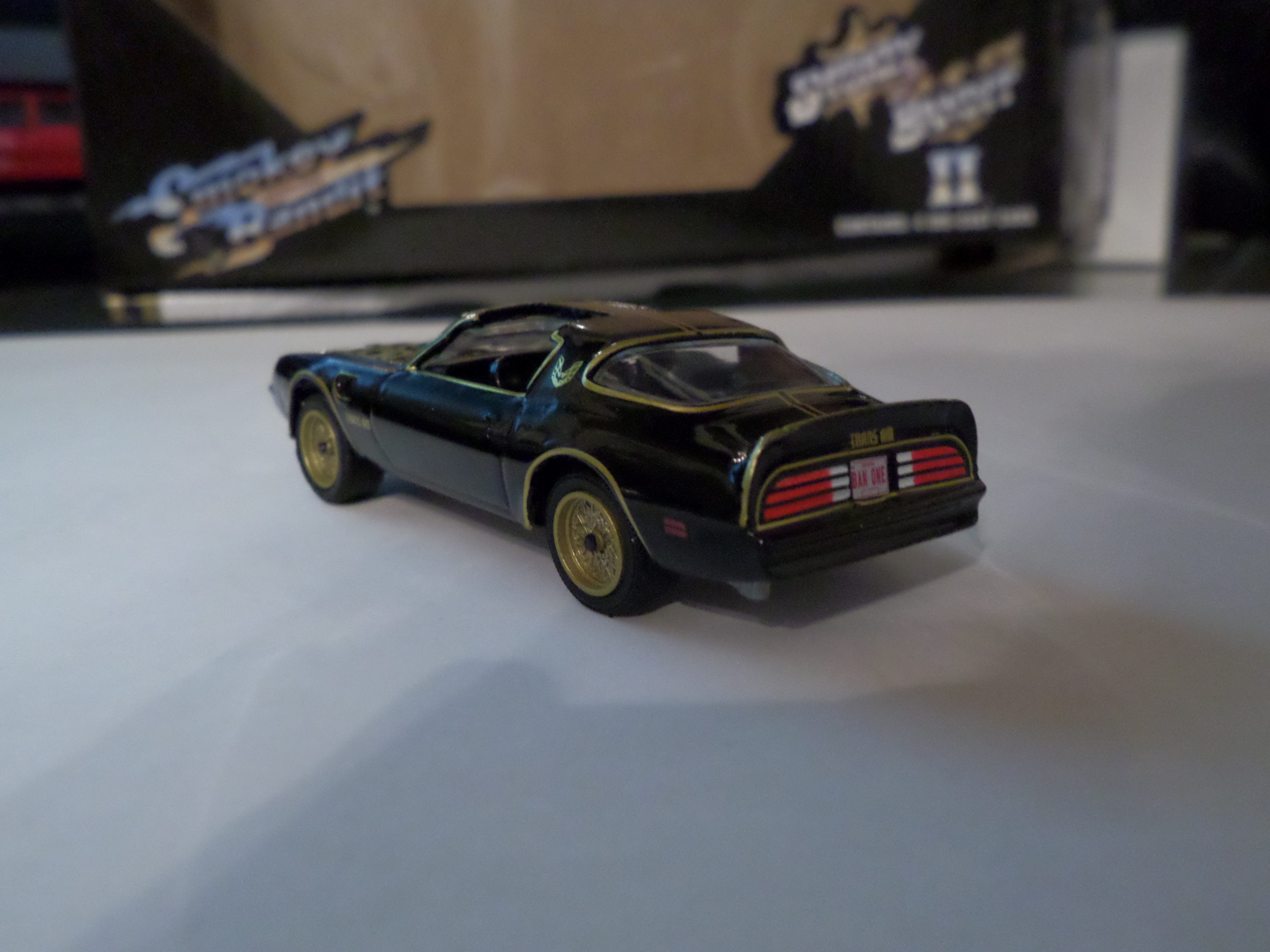 Smokey and a lot of Bandits: Greenlight Models' Smokey & The Bandit 4-car set - The one and only; 1977 Pontiac Firebird T/A