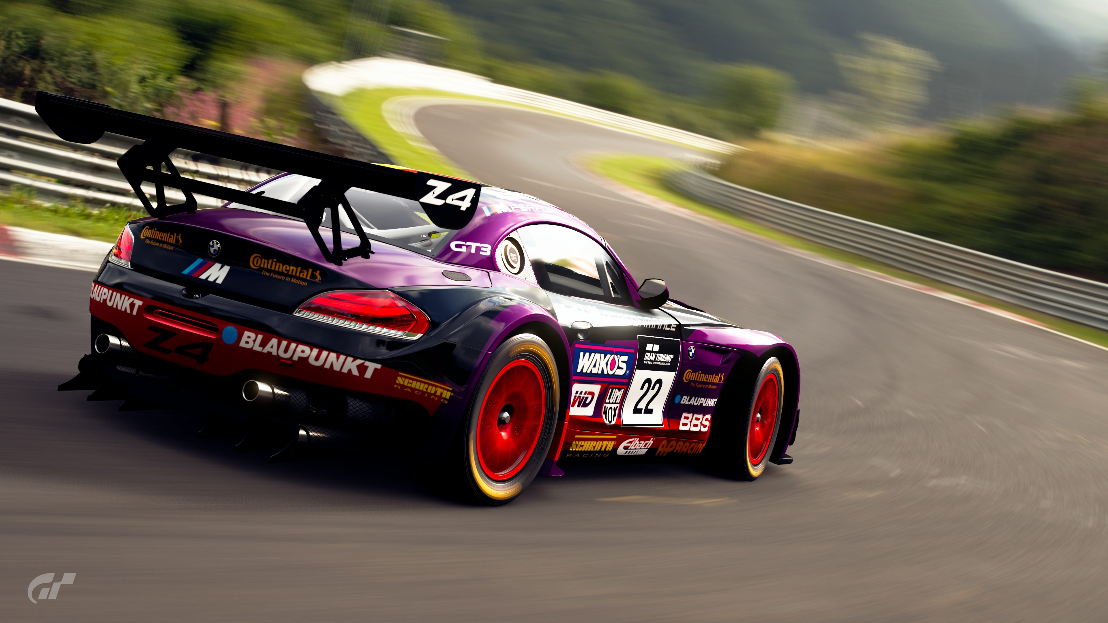 Strangely colored Z4 GT3 tackling the ring