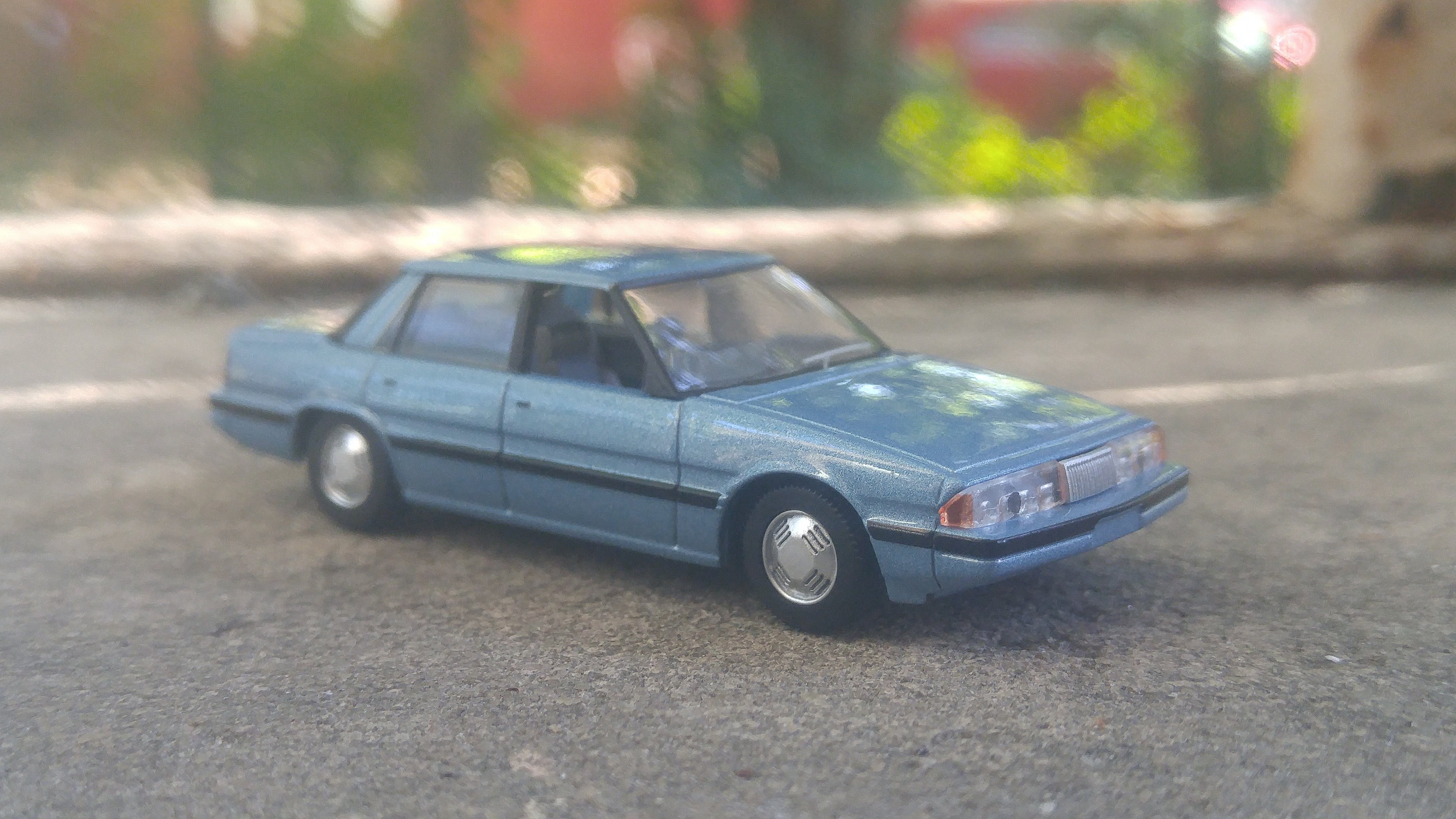 TLV 1/64: Mazda Luce XG-S