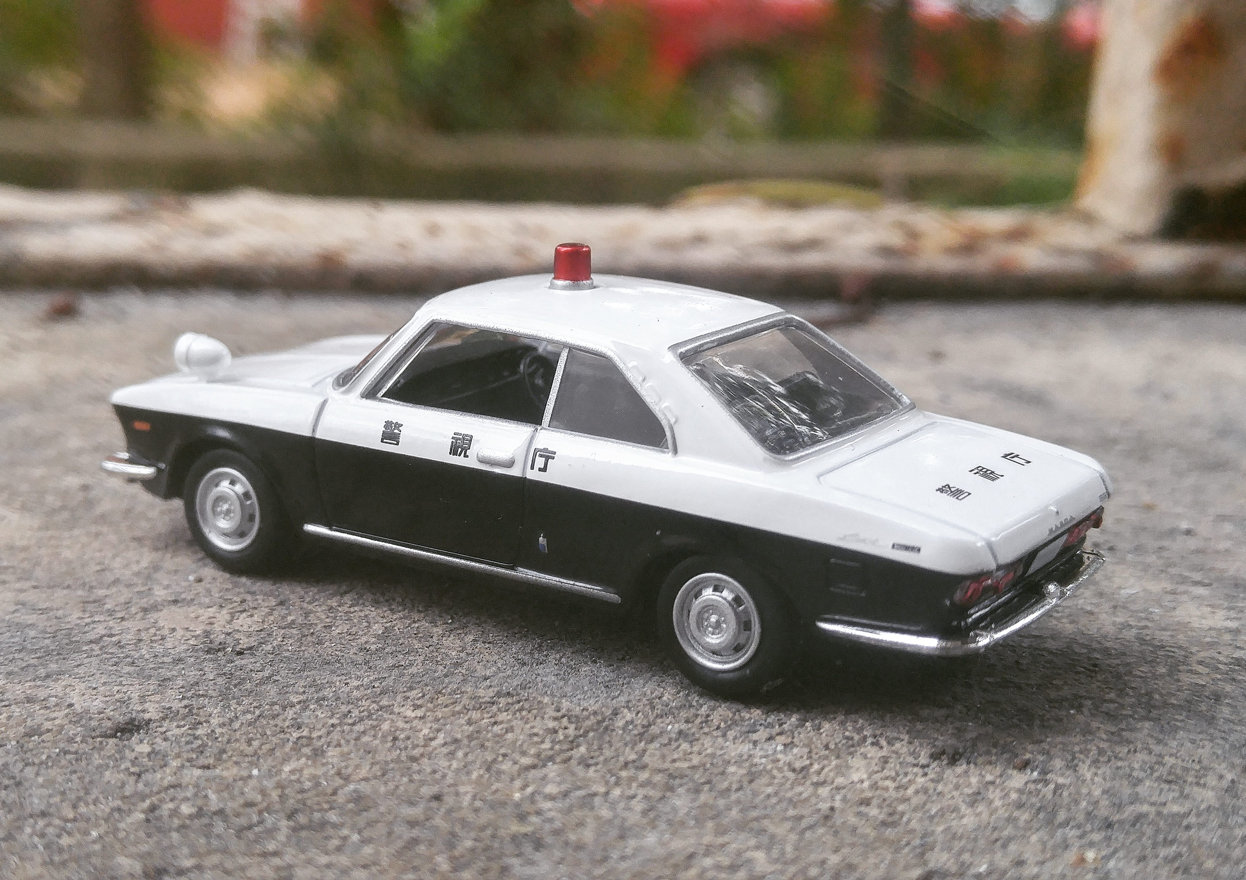 TLV: Mazda Luce Police