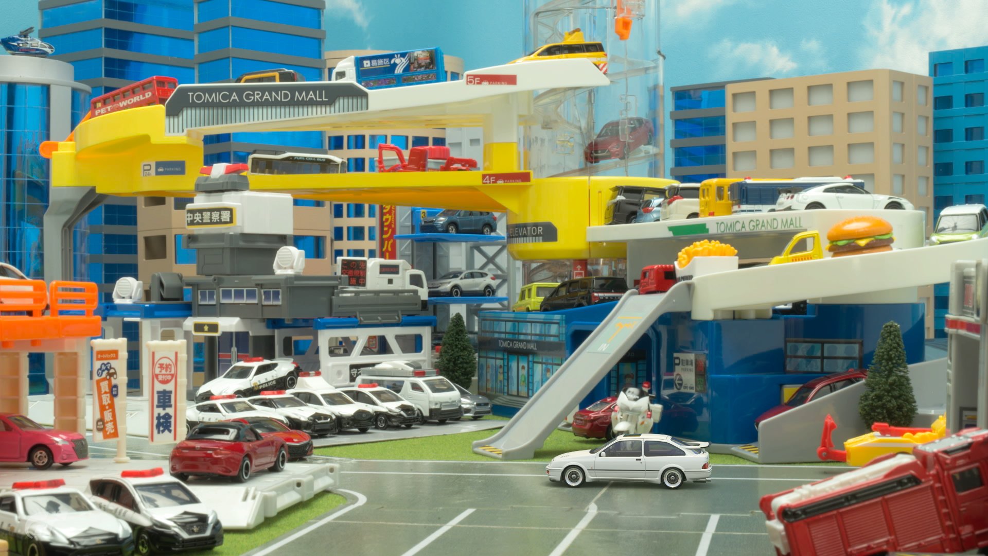 Tomica Town__5.jpeg