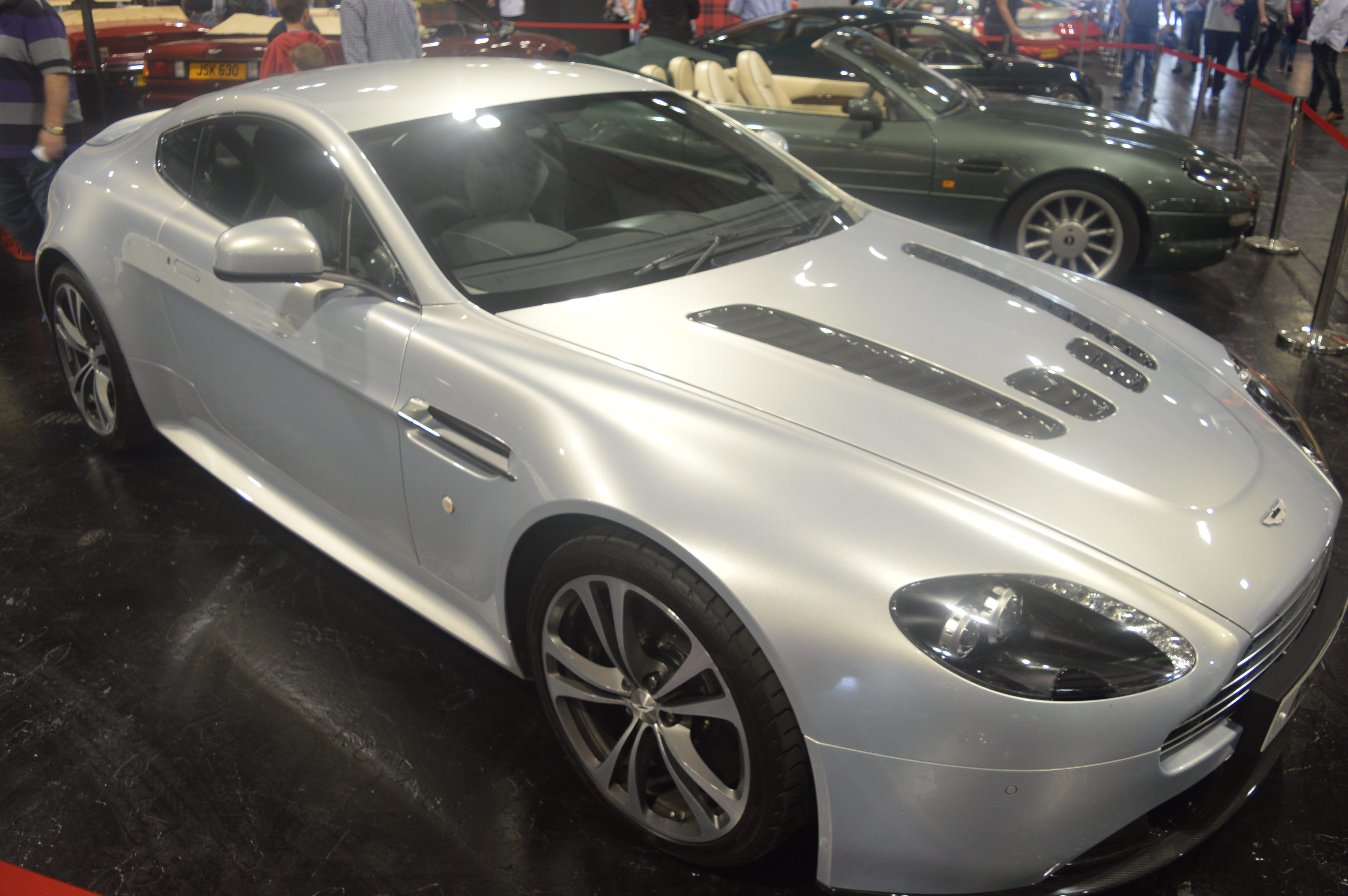 V12 Vantage