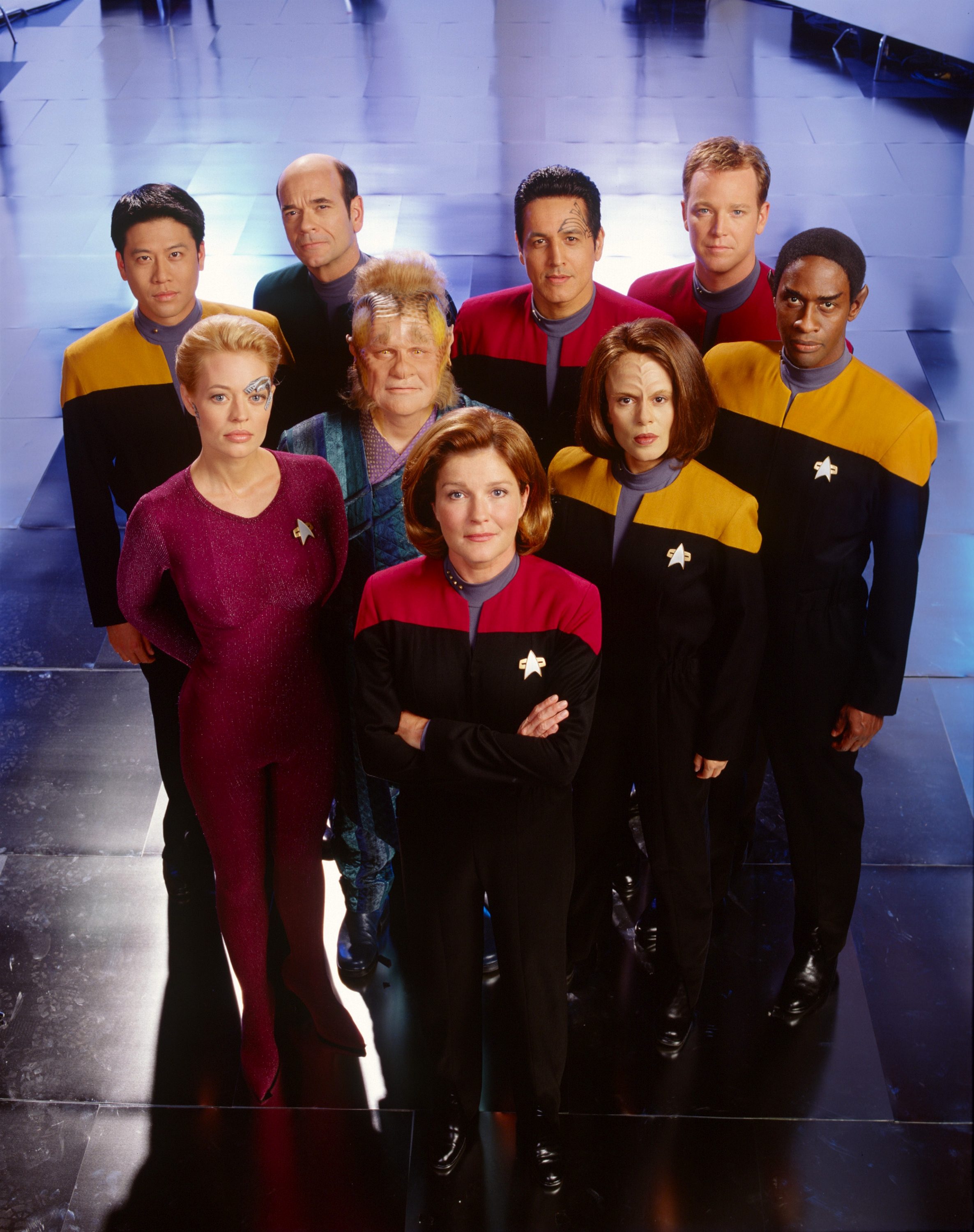 Voyager cast