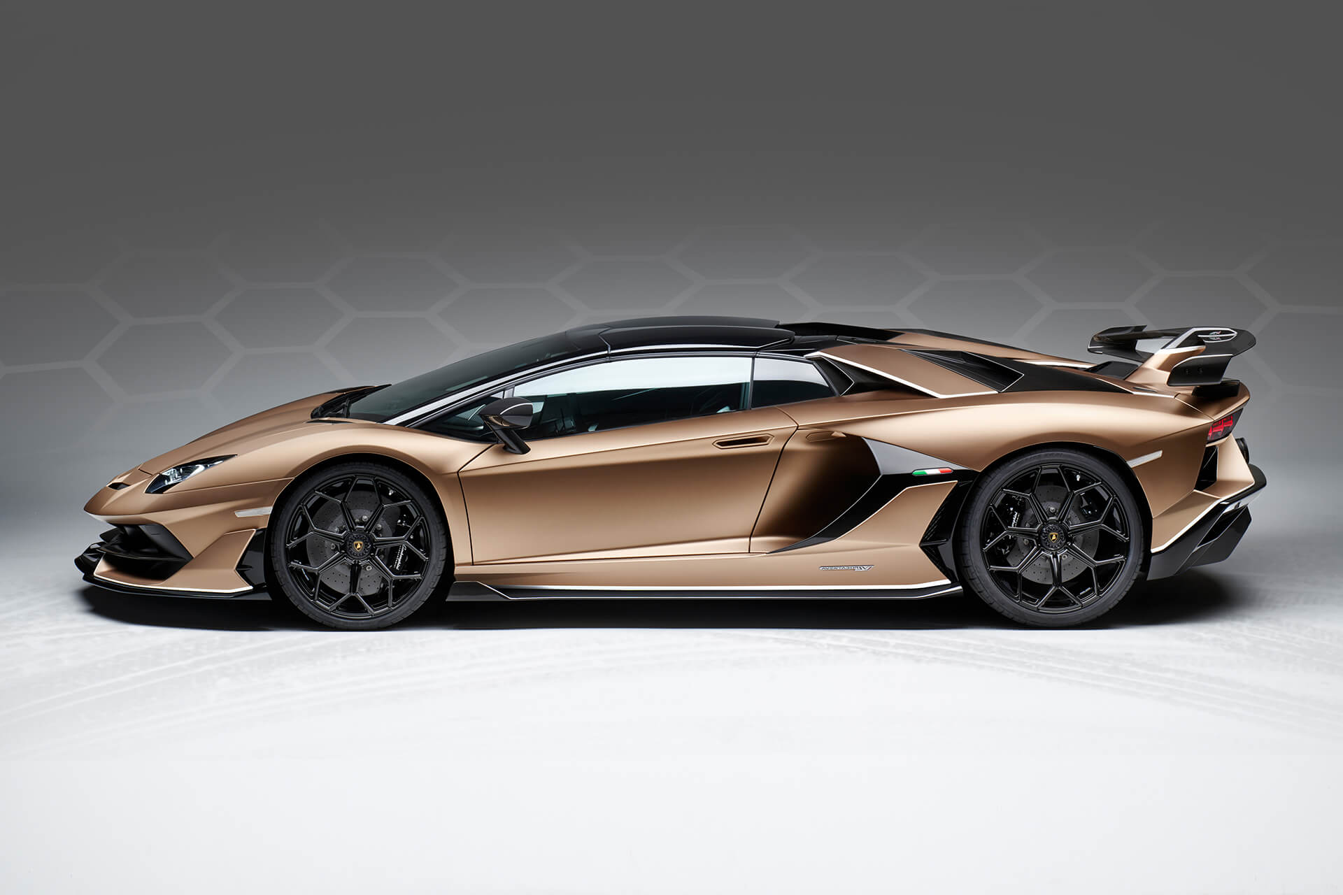 The Lamborghini Aventador SVJ Roadster is a 217mph Open-Top Torpedo –  GTPlanet