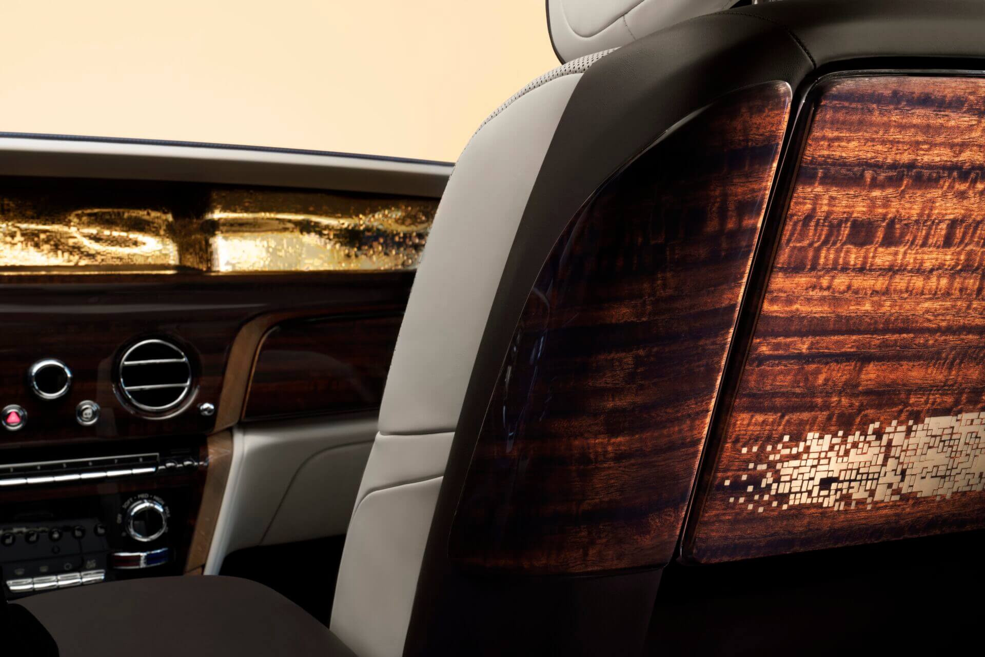 This Rolls-Royce Phantom's interior features one million stitches - CNET