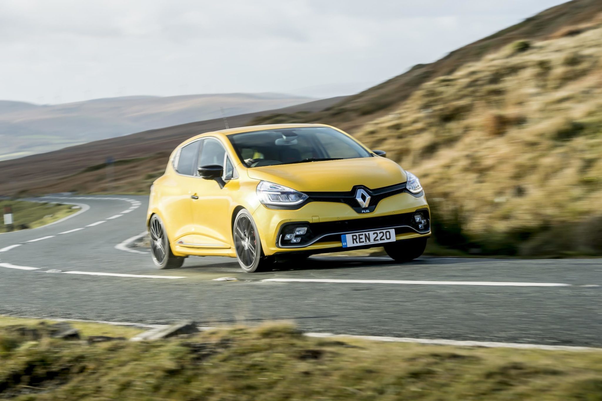2018 Renault Clio RS Cup review - Drive